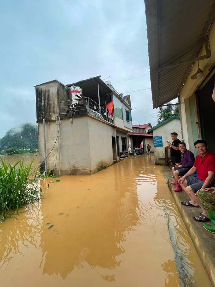 Khu vực Tông Cọ (xã Chiềng La, tỉnh Sơn La) bị ngập úng sau mưa lớn sáng 6-8. Ảnh: HOÀNG ĐỨC