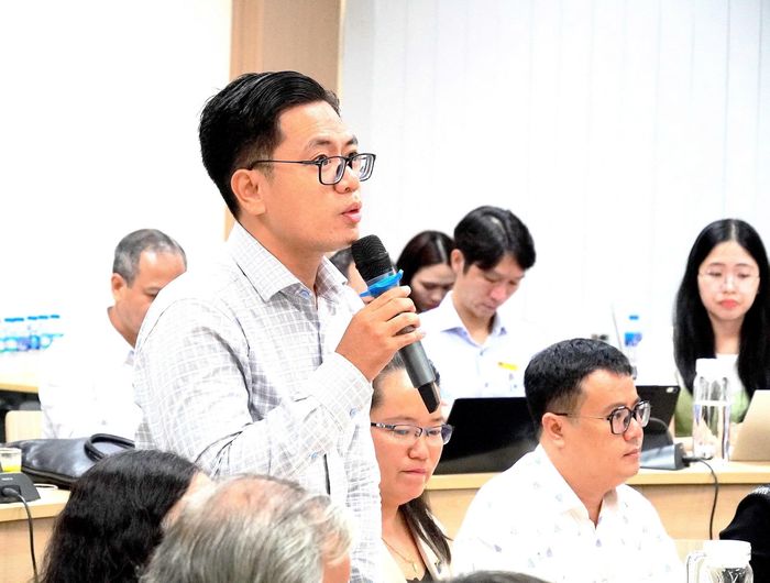  Ông Phạm Hưng Quốc Bảo, Bí thư Đảng ủy phường Phú Thọ Hòa nêu ý kiến. Ảnh: PHƯƠNG UYÊN 