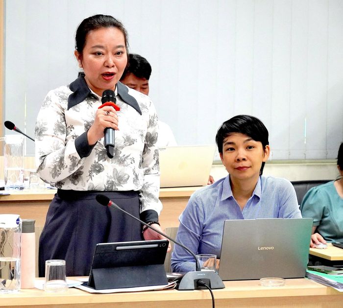  Bà Nguyễn Trung Châu Tuyên, Phó Bí thư Thường trực Đảng ủy phường Cầu Ông Lãnh đề xuất khung chương trình bồi dưỡng. Ảnh: PHƯƠNG UYÊN 