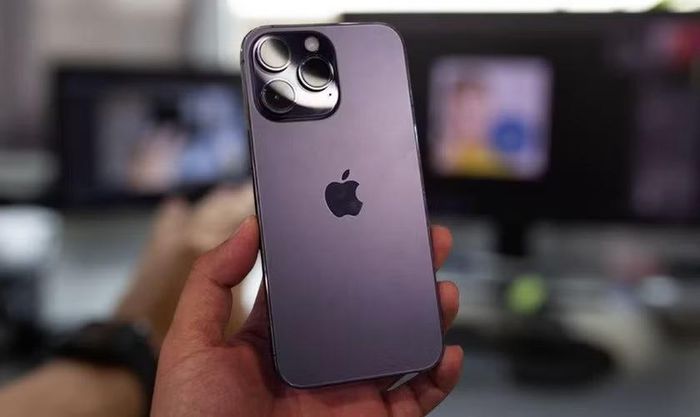 Camera tele 3x và chip A16 Bionic vẫn giúp iPhone 14 Pro Max đáp ứng tốt nhu cầu sử dụng trong năm 2026.
