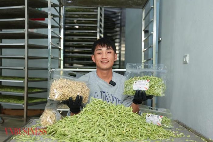 Các sản phẩm nông sản sấy do cơ sở của Vũ Văn Giáp chế biến và đưa ra thị trường. Ảnh: VnBusiness.