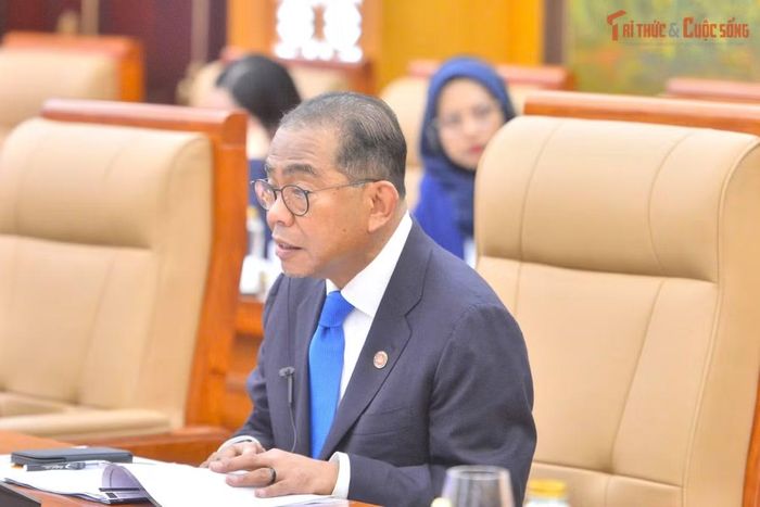 Bộ trưởng Dato' Seri Mohamed Khaled bin Nordin tại hội đàm.