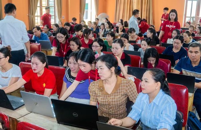 AI không thay thế người thầy, mà giúp người thầy có thêm thời gian để sáng tạo, quan tâm đến từng học sinh và nâng cao chất lượng bài giảng.