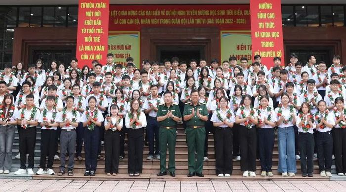 Mỗi thành tích của các em học sinh tiêu biểu đều xứng đáng được lan tỏa tới cộng đồng.