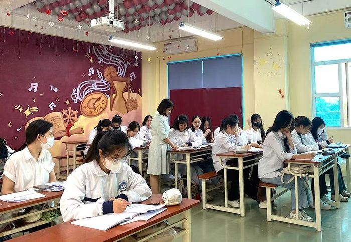 Dự kiến sau sắp xếp, số cán bộ quản lý dôi dư là 1.065 người, nhân viên dôi dư là 6 người.