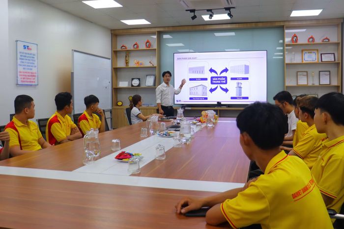 Sinh viên được tiếp cận doanh nghiệp ngay từ năm thứ nhất,