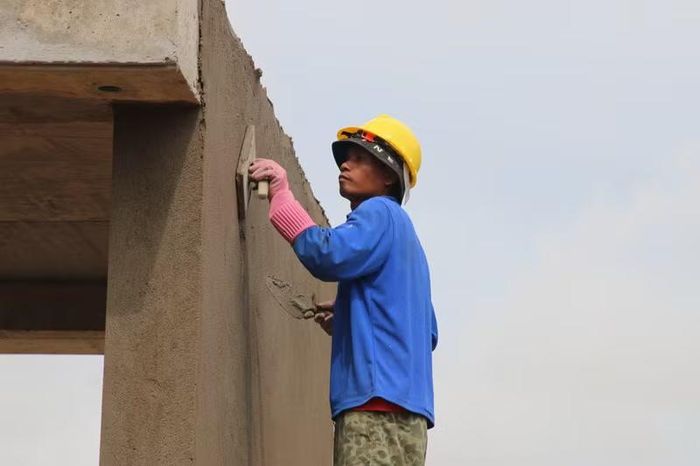 Khuôn mặt ai cũng cháy sạm vì cái nắng vùng biên Đắk Lắk. (Ảnh: Thế Hùng)