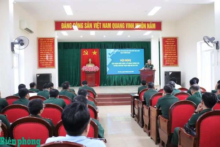 Toàn cảnh lớp tập huấn. Ảnh: Viết Lam