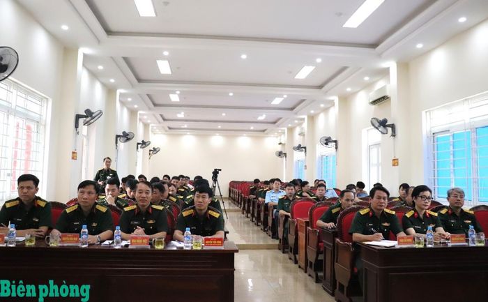 Các đại biểu và học viên tham gia khai mạc lớp tập huấn. Ảnh: Viết Lam