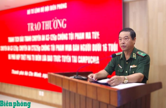 Thiếu tướng Trần Ngọc Hữu phát biểu chỉ đạo tại trao thưởng. Ảnh: Lê Khoa