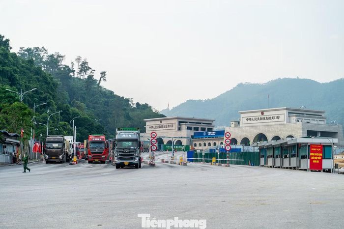 Nhịp độ thông quan cao cùng kim ngạch xuất nhập khẩu hàng hóa tăng trưởng dương đang cho thấy Lạng Sơn tiếp tục là một trong những điểm kết nối thương mại quan trọng trên tuyến biên giới phía Bắc. Việc duy trì hoạt động xuất nhập khẩu ổn định, an toàn, thông suốt đã tạo thuận lợi cho doanh nghiệp và góp phần nâng cao hiệu quả khai thác lợi thế cửa khẩu và tạo thêm động lực cho phát triển kinh tế.