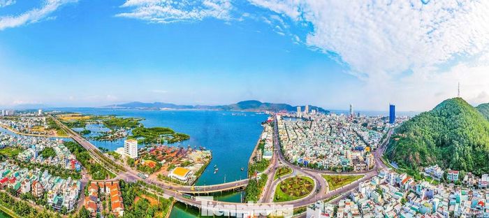 Hệ thống giao thông dẫn vào trung tâm hành chính tỉnh Gia Lai. Ảnh: Nguyễn Dũng.