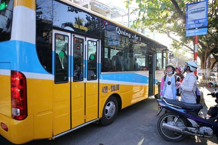 Thành phố ưu tiên đầu tư hạ tầng trạm sạc và mở rộng mạng lưới xe buýt điện theo từng giai đoạn. (Ảnh minh họa)