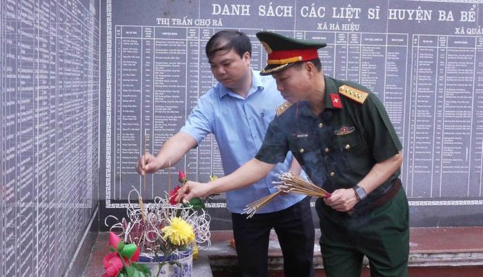 Tri ân các anh hùng liệt sĩ đã hy sinh vì độc lập, tự do của Tổ quốc.