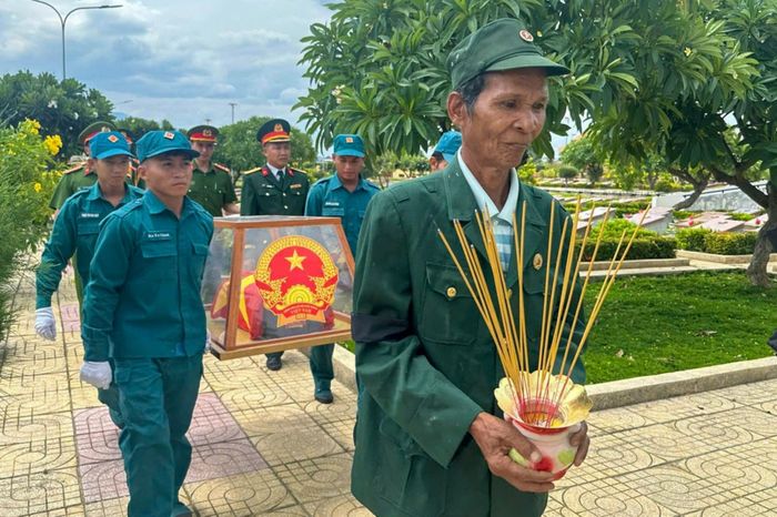 Ông Ka Tơr Toàn (em ruột liệt sĩ). Ảnh: N.X