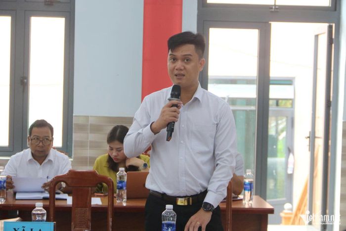 Đại diện lãnh đạo UBND xã La Dêê nêu một số khó khăn trong triển khai các dự án, công trình. Ảnh: Huy Trường