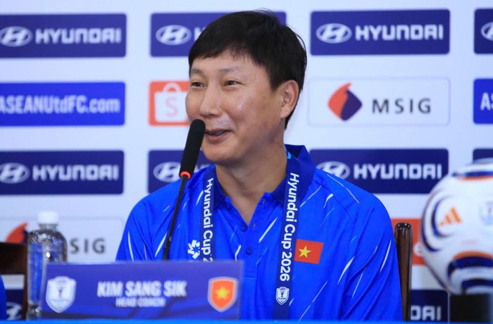 HLV Kim Sang Sik khẳng định sử dụng đội hình mạnh đấu Campuchia.