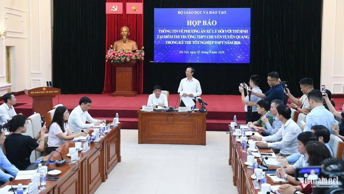 Bộ GD-ĐT công bố tổ chức thi lại tốt nghiệp THPT đối với các thí sinh tại Điểm thi Trường THPT Chuyên Tuyên Quang. Ảnh: Thạch Thảo.