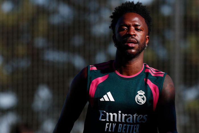 Vinicius ở trung tâm Valdebebas. Ảnh: RMCF