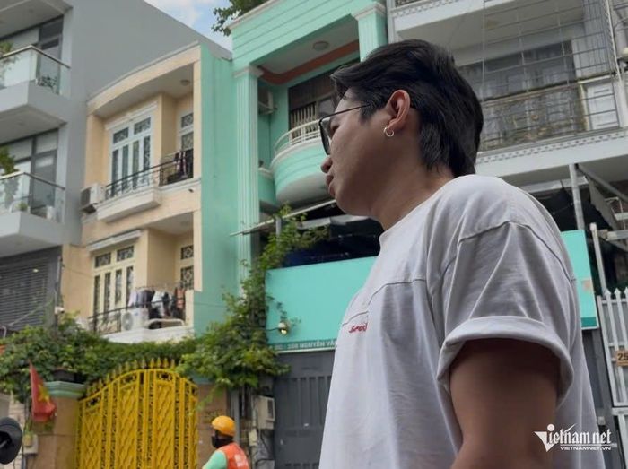 Anh Ngân Long kể lại sự việc. Ảnh: Tuấn Kiệt
