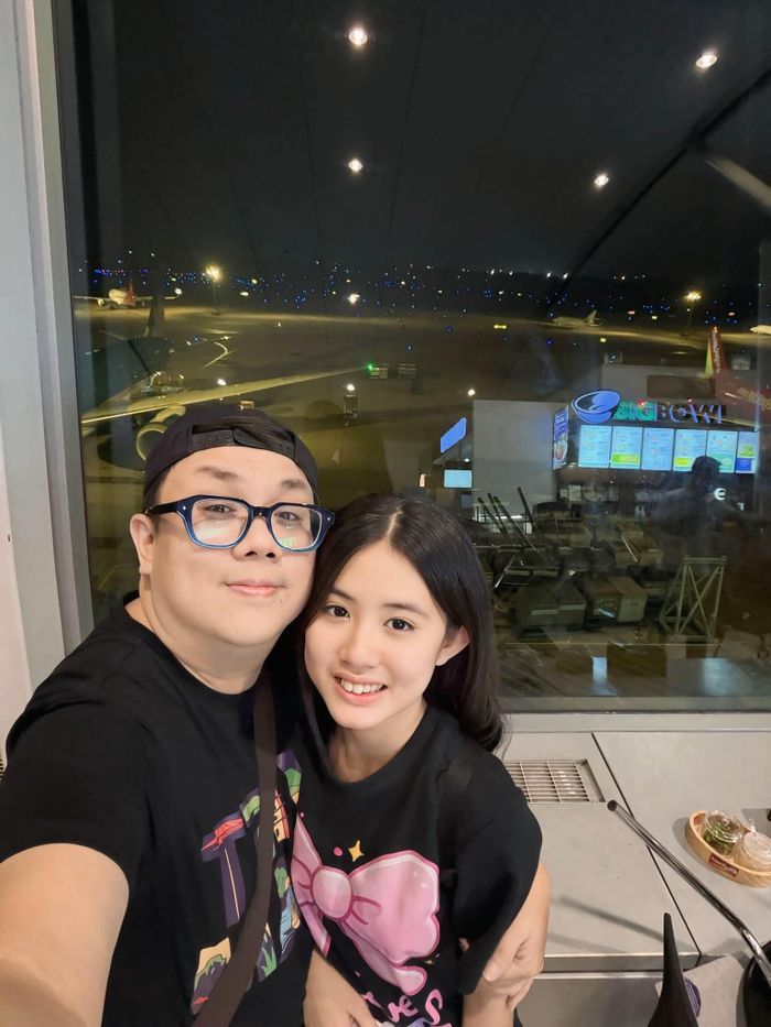 Diễn viên Gia Bảo đưa con gái đi du lịch Hàn Quốc.