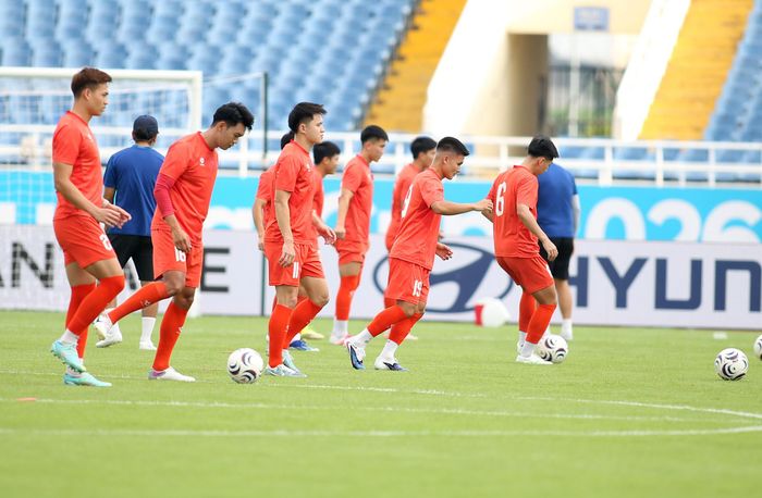 Hiện chưa rõ 5 cầu thủ này có gặp vấn đề gì về sức khỏe hay không, tuy nhiên với việc không tập buổi cuối, tất cả để ngỏ khả năng ra sân ở trận đấu Campuchia.