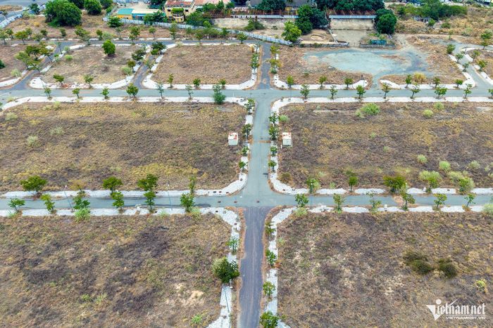 Nhiều khu đất trong dự án đã được đầu tư hạ tầng và phân lô. Ảnh: Xuân Ngọc