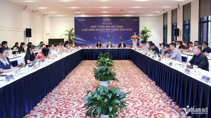 Hội thảo góp ý dự thảo Luật Kinh doanh bất động sản (sửa đổi) do Hội Môi giới Bất động sản Việt Nam tổ chức ngày 6/8. Ảnh: Nguyễn Lê