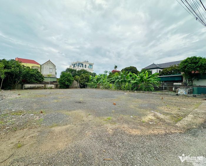 Điều 122 Luật Đất đai quy định về điều kiện giao đất, cho thuê đất, cho phép chuyển mục đích sử dụng đất không có về việc có cạnh tiếp giáp với đường giao thông. Ảnh minh họa: Hồng Khanh