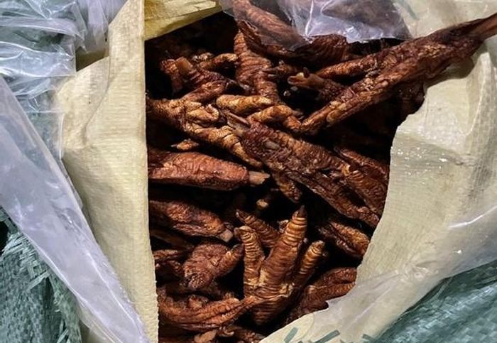 Chân gà đã qua chế biến.
