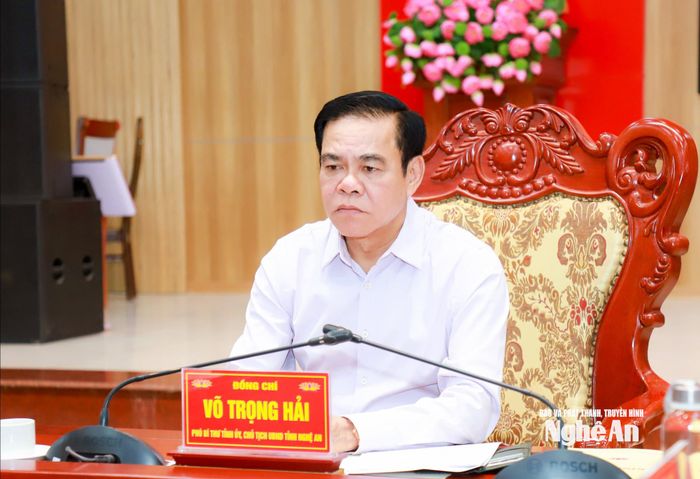 Đồng chí Võ Trọng Hải - Phó Bí thư Tỉnh ủy, Chủ tịch UBND tỉnh chủ trì tại điểm cầu tỉnh Nghệ An. Ảnh: Thành Duy