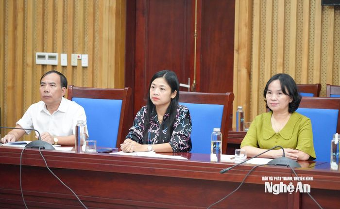Đại diện lãnh đạo các sở, ngành tham dự cuộc họp. Ảnh: T.L