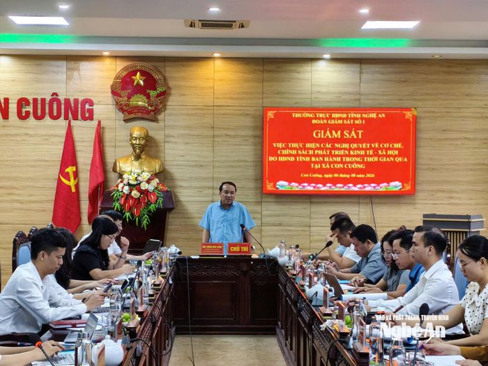 Quang cảnh buổi làm việc.