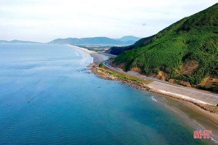 Lợi thế để Kỳ Khang phát triển là có rừng, biển và đường ven biển đi qua địa bàn.