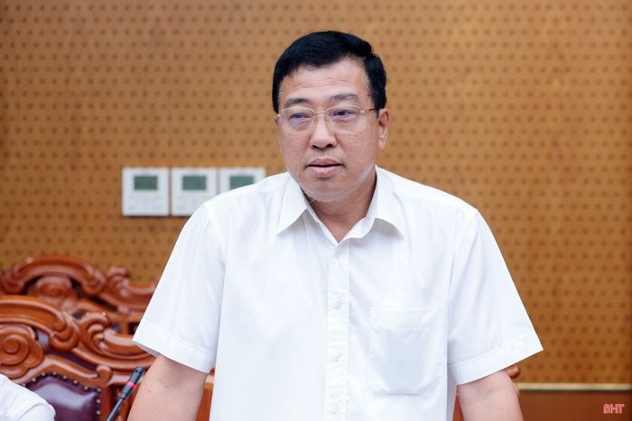 Đồng chí Trần Tú Anh - Chủ nhiệm Ủy ban Kiểm tra Tỉnh ủy phát biểu tại hội nghị.