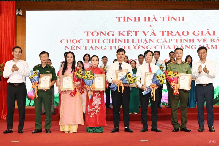 ... giải C...