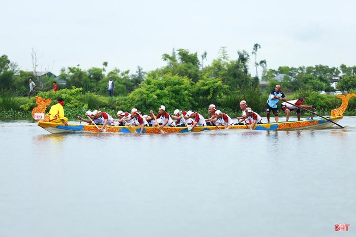 Các đội đua nỗ lực hết mình với quyết tâm đạt thành tích tốt nhất.