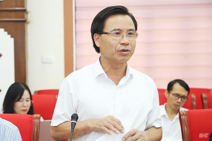 Giám đốc Sở Nông nghiệp và Môi trường Lê Ngọc Huấn phát biểu tại buổi làm việc.