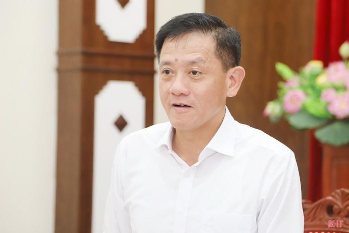Đồng chí Dương Tất Thắng - Cục trưởng Cục Chăn nuôi và Thú y phát biểu tại buổi làm việc.