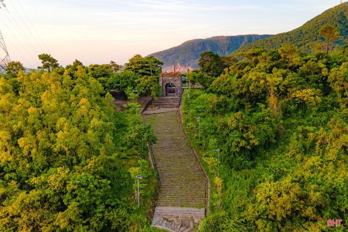 Hoành Sơn Quan. Ảnh: Đình Nhất 