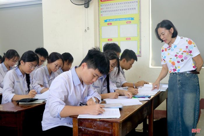 Việc sắp xếp các cơ sở giáo dục không ảnh hưởng đến học tập của học sinh và công tác giảng dạy của giáo viên.