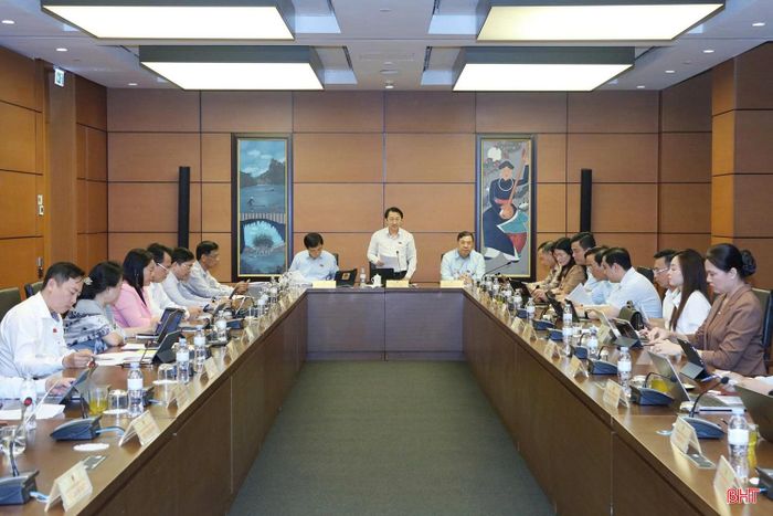 Toàn cảnh phiên thảo luận tổ chiều 6/8.