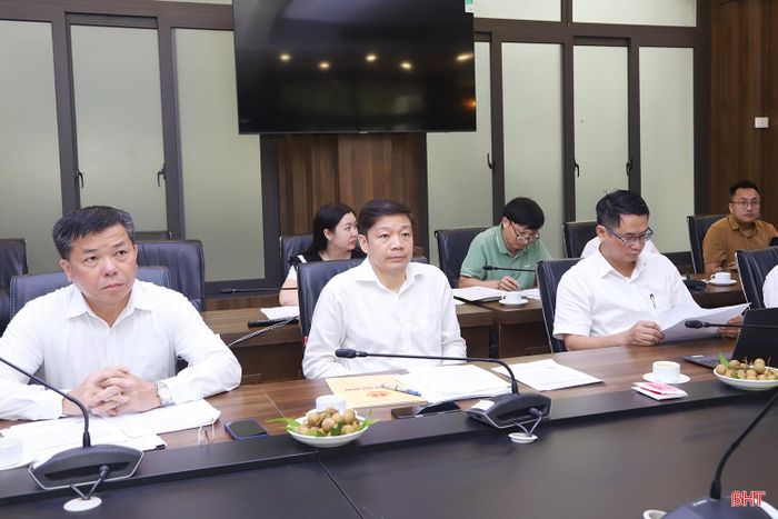 Đại biểu tham dự buổi làm việc.