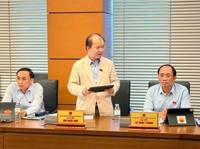 Phó Giáo sư-Tiến sỹ Bùi Hoài Sơn, Đoàn Đại biểu Quốc hội thành phố Hà Nội, Ủy viên chuyên trách Ủy ban Văn hóa và Xã hội. (Ảnh: quochoi.vn)
