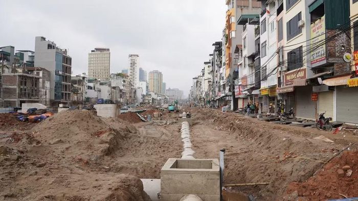 Các hạng mục phụ trợ, hạ tầng kỹ thuật cũng đang được đẩy nhanh tiến độ thi công. (Ảnh: Nguyễn Thắng/TTXVN)