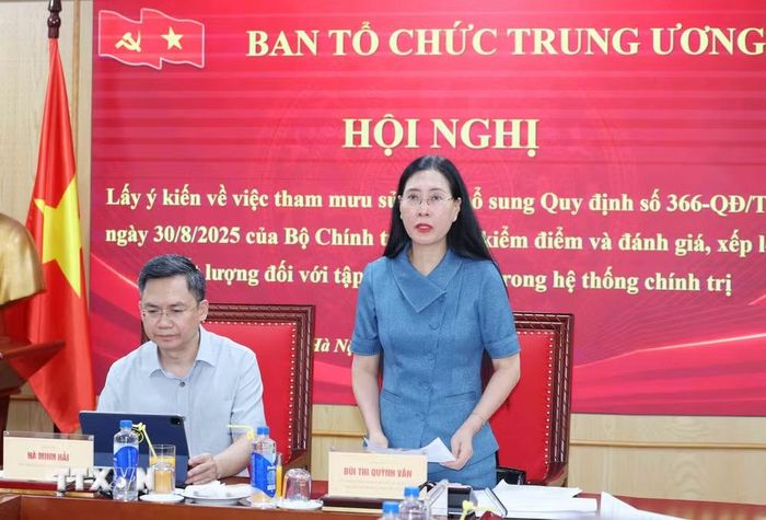 Đồng chí Bùi Thị Quỳnh Vân, Ủy viên Trung ương Đảng, Phó Trưởng Ban Tổ chức Trung ương phát biểu chỉ đạo hội nghị. (Ảnh: Phương Hoa/TTXVN)
