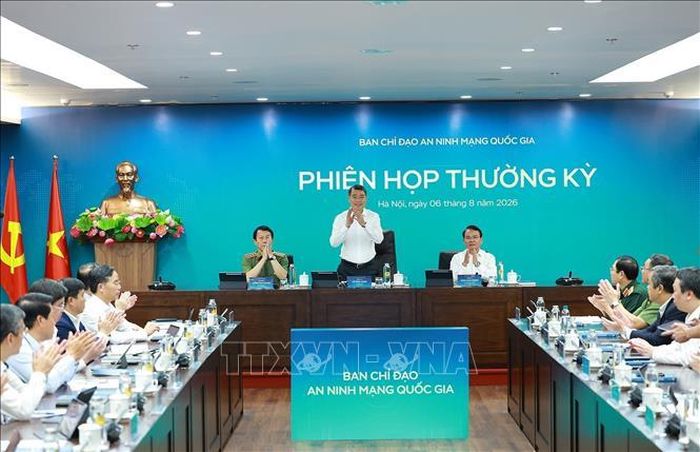 Thủ tướng Lê Minh Hưng, Trưởng ban Chỉ đạo An ninh mạng quốc gia chủ trì cuộc họp thường kỳ của Ban Chỉ đạo. Ảnh: Dương Giang/TTXVN