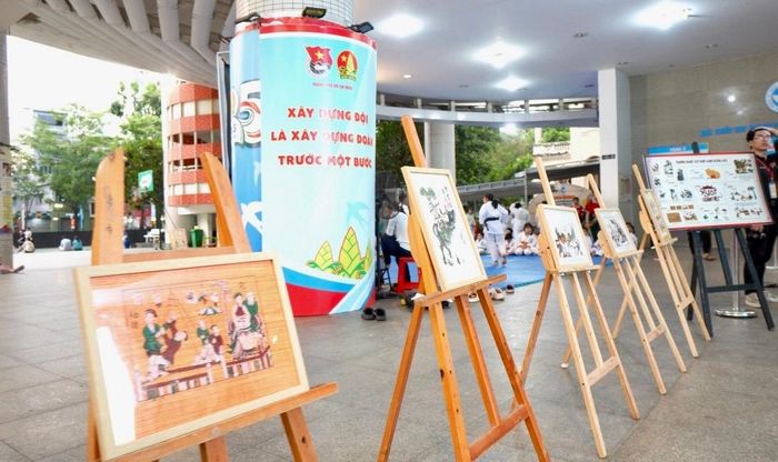 Khu vực trưng bày triển lãm tranh dân gian Đông Hồ.