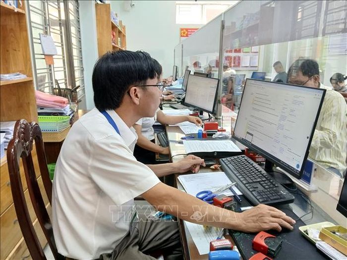 Đưa dịch vụ công lên môi trường số, tất cả được xây dựng trên nền tảng dữ liệu số dùng chung, giúp người dân và tổ chức được phụ vụ “một lần khai, dùng nhiều lần”.