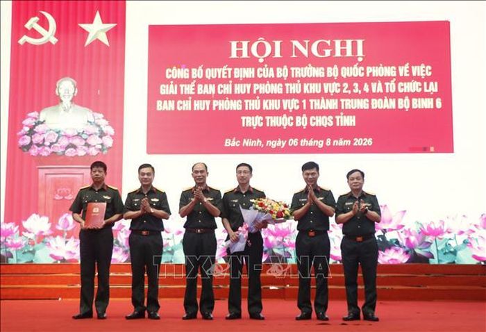 Đảng ủy, lãnh đạo Bộ CHQS tỉnh Bắc Ninh trao Quyết định thành lập Đảng bộ Trung đoàn Bộ binh 6 nhiệm kỳ 2025 - 2030 trực thuộc Đảng bộ Bộ CHQS tỉnh Bắc Ninh.